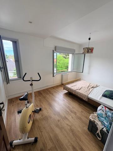 T3 entièrement rénové avec balcon, garage et cave – Francheville 69340