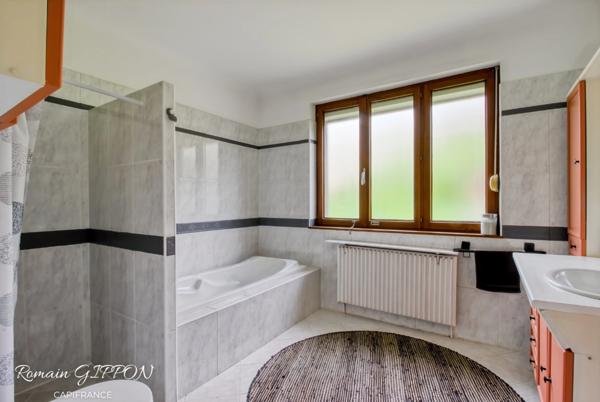 Maison à vendre - 5 pièces 123m2 - sous-sol complet et grand terrain