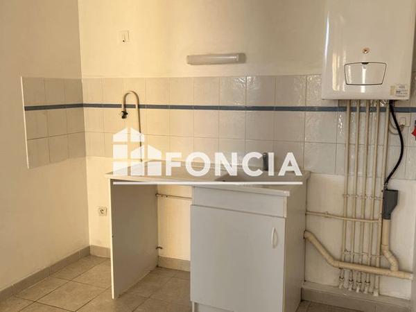 Location Studio 27.21 m² - 46 CHEMIN DE LA TOUR Brignoles 83170