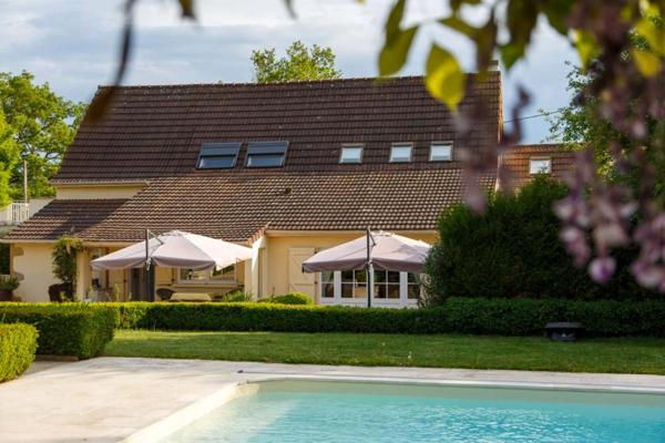Propriété à vendre 8 pièces, 10 min de Paray Le Monial(71)