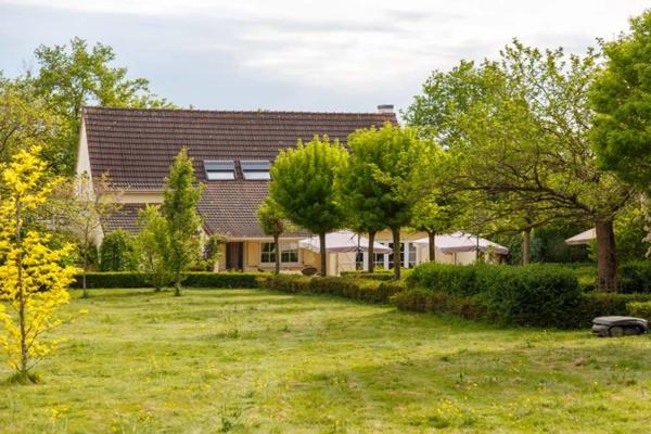 Propriété à vendre 8 pièces, 10 min de Paray Le Monial(71)