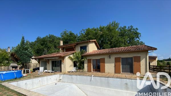 Maison à vendre 5 pièces 144 m² Saint-Hilaire-de-Lusignan