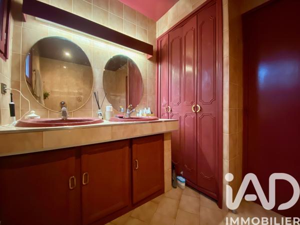 Maison à vendre 5 pièces 144 m² Saint-Hilaire-de-Lusignan