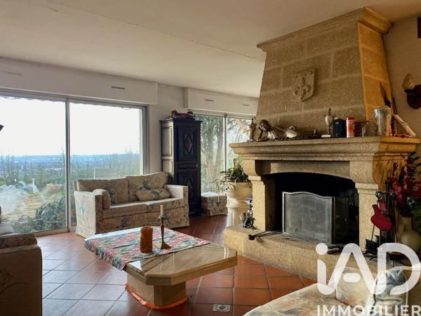 Maison à vendre 5 pièces 144 m² Saint-Hilaire-de-Lusignan