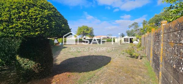 Terrain constructible d’environ 470 m² – emplacement calme.
