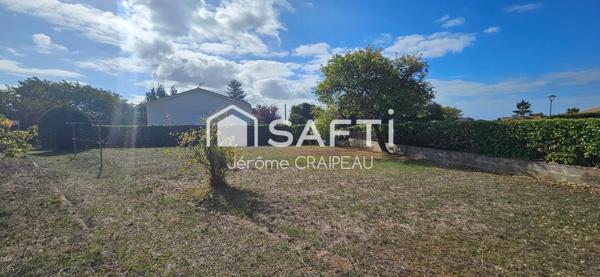 Terrain constructible d’environ 470 m² – emplacement calme.