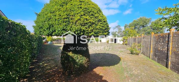 Terrain constructible d’environ 470 m² – emplacement calme.