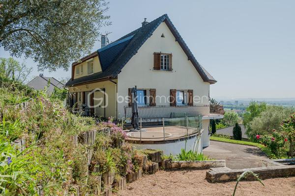 Maison de 241 m²