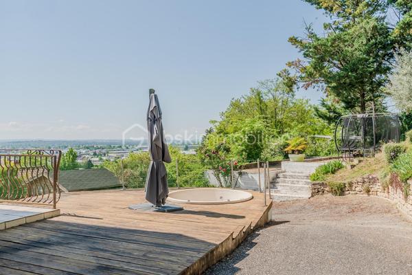Maison de 241 m²