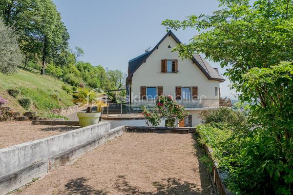 Maison de 241 m²