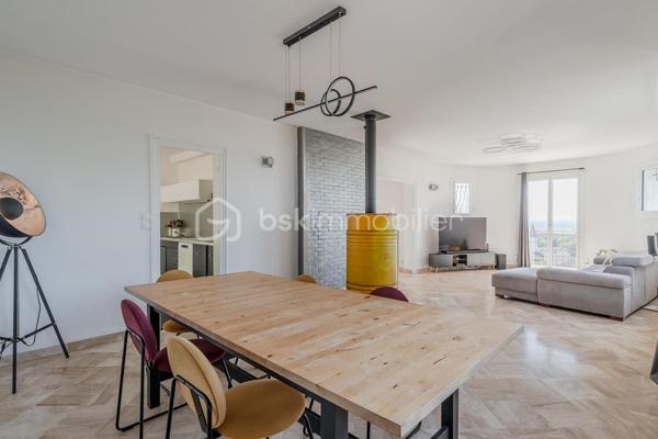 Maison de 241 m²