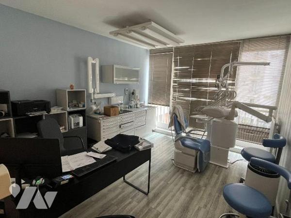  
La SAS R&R Notaires propose à la vente un appartement à usage mixte (habitation ou professio...