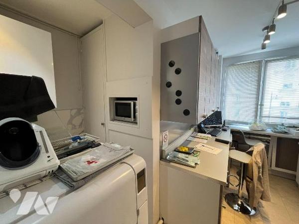  
La SAS R&R Notaires propose à la vente un appartement à usage mixte (habitation ou professio...