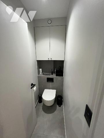  
La SAS R&R Notaires propose à la vente un appartement à usage mixte (habitation ou professio...