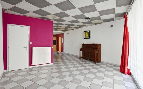 Maison à vendre    5 pièces •  Saint-Germain-Lespinasse