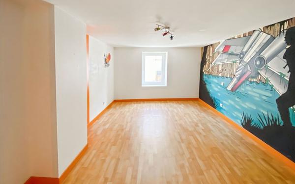 Maison à vendre    5 pièces •  Saint-Germain-Lespinasse