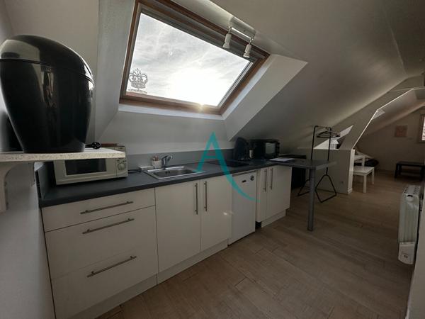 L'ADRESSE VOUS PROPOSE UN STUDIO MEUBLE IDEAL POUR UN ETUDIANT PROCHE DE ROUELLES A €/ MOIS TOUTES CHARGES COMPRISES
