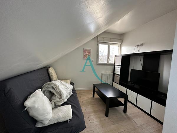 L'ADRESSE VOUS PROPOSE UN STUDIO MEUBLE IDEAL POUR UN ETUDIANT PROCHE DE ROUELLES A €/ MOIS TOUTES CHARGES COMPRISES