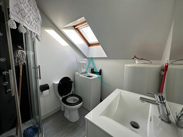 L'ADRESSE VOUS PROPOSE UN STUDIO MEUBLE IDEAL POUR UN ETUDIANT PROCHE DE ROUELLES A €/ MOIS TOUTES CHARGES COMPRISES