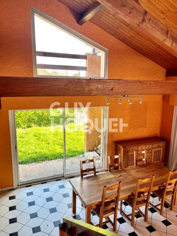 Maison d'architecte à THIL avec beaux volumes (environ 185 m²)