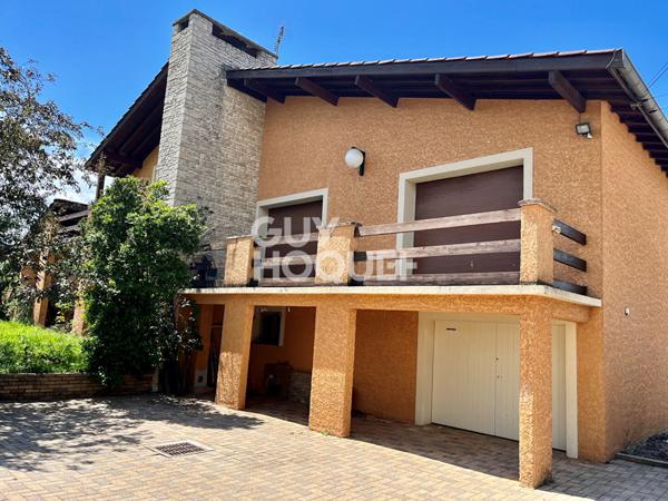 Maison d'architecte à THIL avec beaux volumes (environ 185 m²)