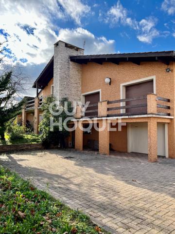 Maison d'architecte à THIL avec beaux volumes (environ 185 m²)