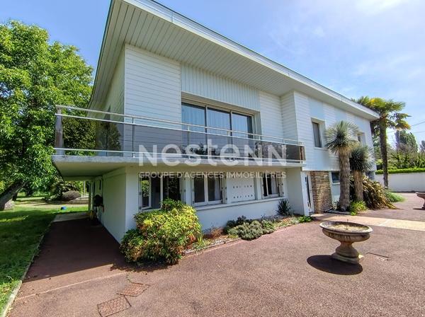 Propriété Magne 8 pièce(s) 166 m², 4 chambres, terrain de 9 650 m².