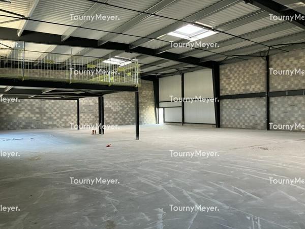 A VENDRE - BLANQUEFORT LOCAUX ACTIVITES DE 1 000 M² DIVISIBLES