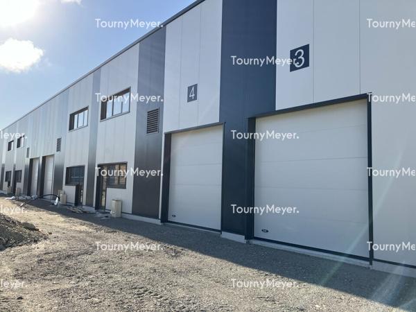 A VENDRE - BLANQUEFORT LOCAUX ACTIVITES DE 1 000 M² DIVISIBLES