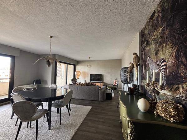 Appartement à louer Bordeaux : 4 pièces, 96m² avec 3 chambre(s) à 1 400€ - AJP Immobilier Bordeaux Saint-Augustin