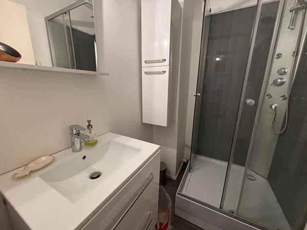 Appartement à louer Bordeaux : 4 pièces, 96m² avec 3 chambre(s) à 1 400€ - AJP Immobilier Bordeaux Saint-Augustin