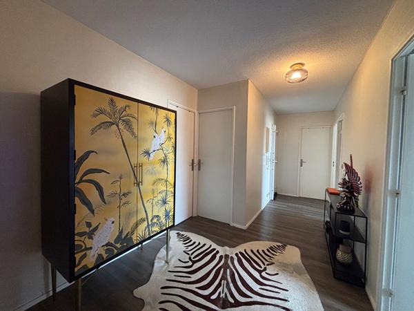 Appartement à louer Bordeaux : 4 pièces, 96m² avec 3 chambre(s) à 1 400€ - AJP Immobilier Bordeaux Saint-Augustin