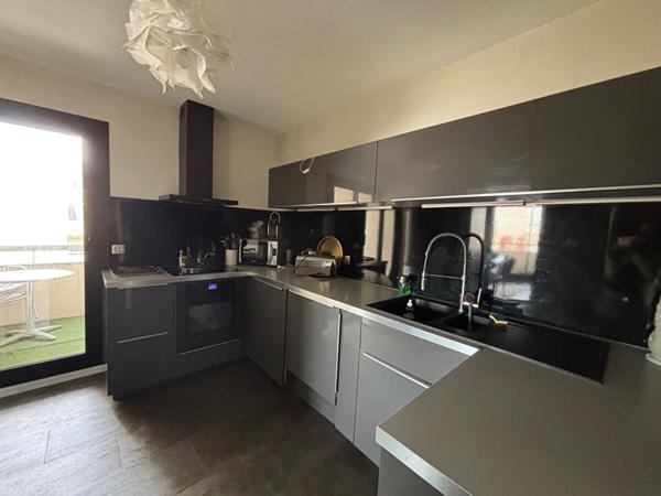Appartement à louer Bordeaux : 4 pièces, 96m² avec 3 chambre(s) à 1 400€ - AJP Immobilier Bordeaux Saint-Augustin