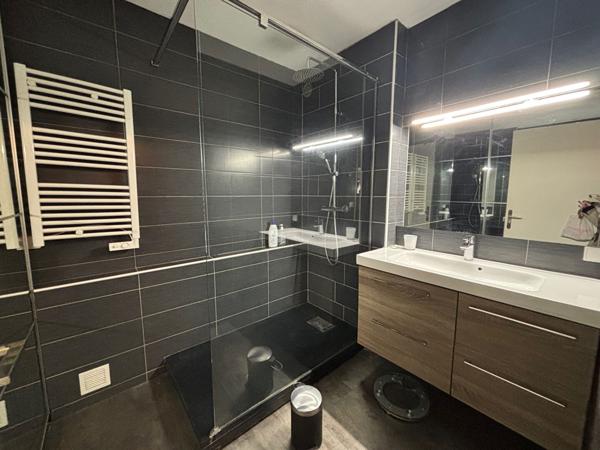 Appartement à louer Bordeaux : 4 pièces, 96m² avec 3 chambre(s) à 1 400€ - AJP Immobilier Bordeaux Saint-Augustin