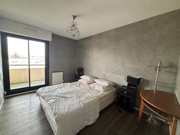 Appartement à louer Bordeaux : 4 pièces, 96m² avec 3 chambre(s) à 1 400€ - AJP Immobilier Bordeaux Saint-Augustin