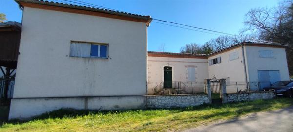 BELLE MAISON DE MAÏTRE  DANS SON ENVIRONNEMENT PRESERVE