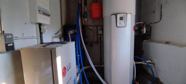 BELLE MAISON DE MAÏTRE  DANS SON ENVIRONNEMENT PRESERVE