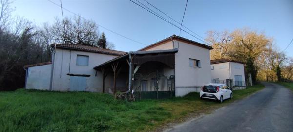 BELLE MAISON DE MAÏTRE  DANS SON ENVIRONNEMENT PRESERVE