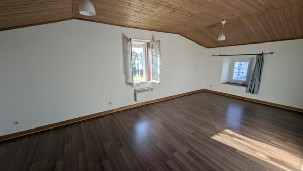 Maison  4 pièce(s)  2 chambre(s)  84 m²