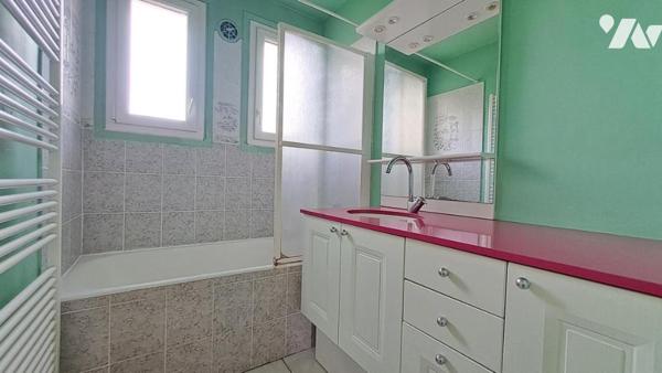 MAISON SUR SOUS SOL 3 CHAMBRES+BUREAU TERRASSE GARAGE