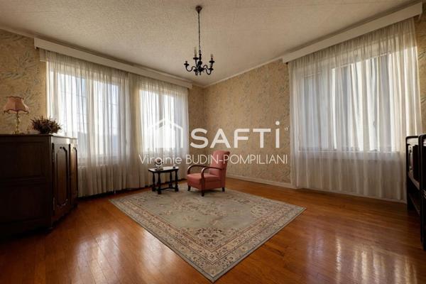 Maison individuelle dans un quartier calme proche des frontières et des grands axes routiers