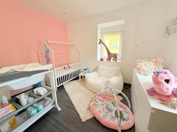 Petit immeuble ,bâtiment historique ,proche lycée ,centre ville