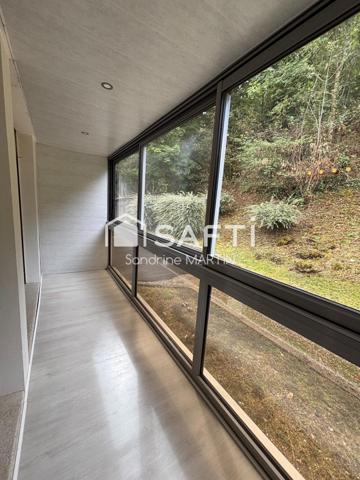 Appart T3 RDC surélevé, 77m2, cave et parking.