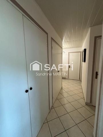 Appart T3 RDC surélevé, 77m2, cave et parking.