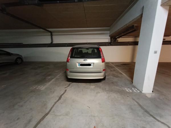 Place de parking en sous-sol