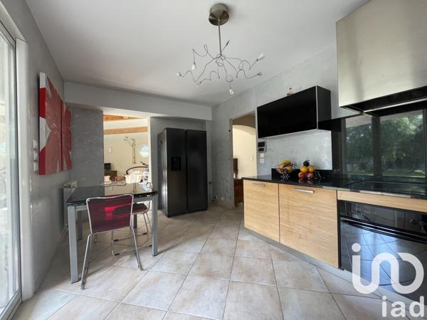 Maison traditionnelle 5 pièces de 171 m² à Ceyreste (13600)