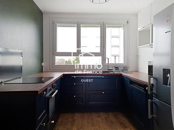 Un appartement T2,  49 m2 entièrement rénové avec charme et modernité.