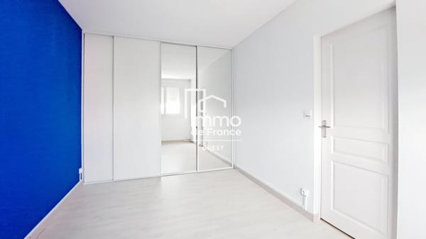 Un appartement T2,  49 m2 entièrement rénové avec charme et modernité.