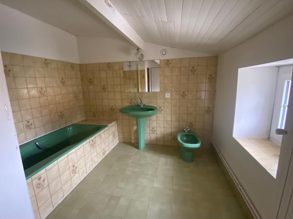 Maison Aigondigné 7 pièces 186m2