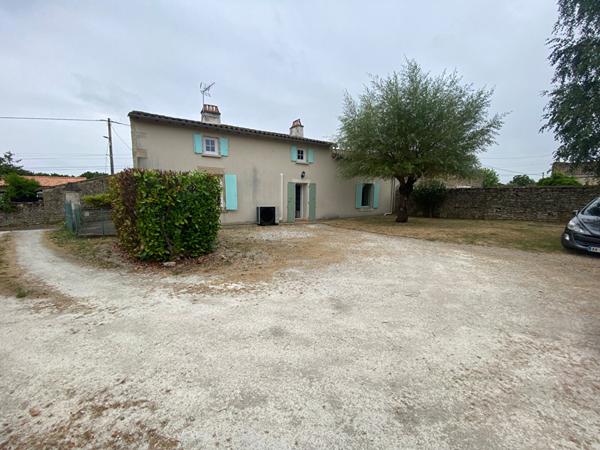 Maison Aigondigné 7 pièces 186m2